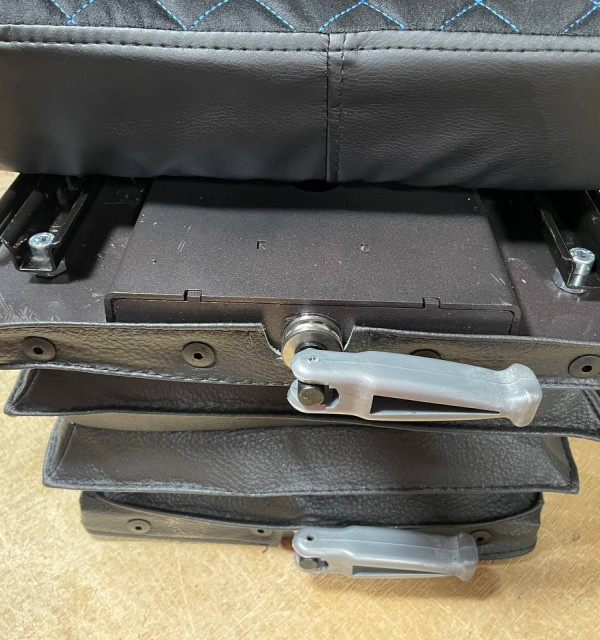 Сиденье в трактор МТЗ РФ 80В-6800000СБ (с чехлом) купить в Минске и Беларуси